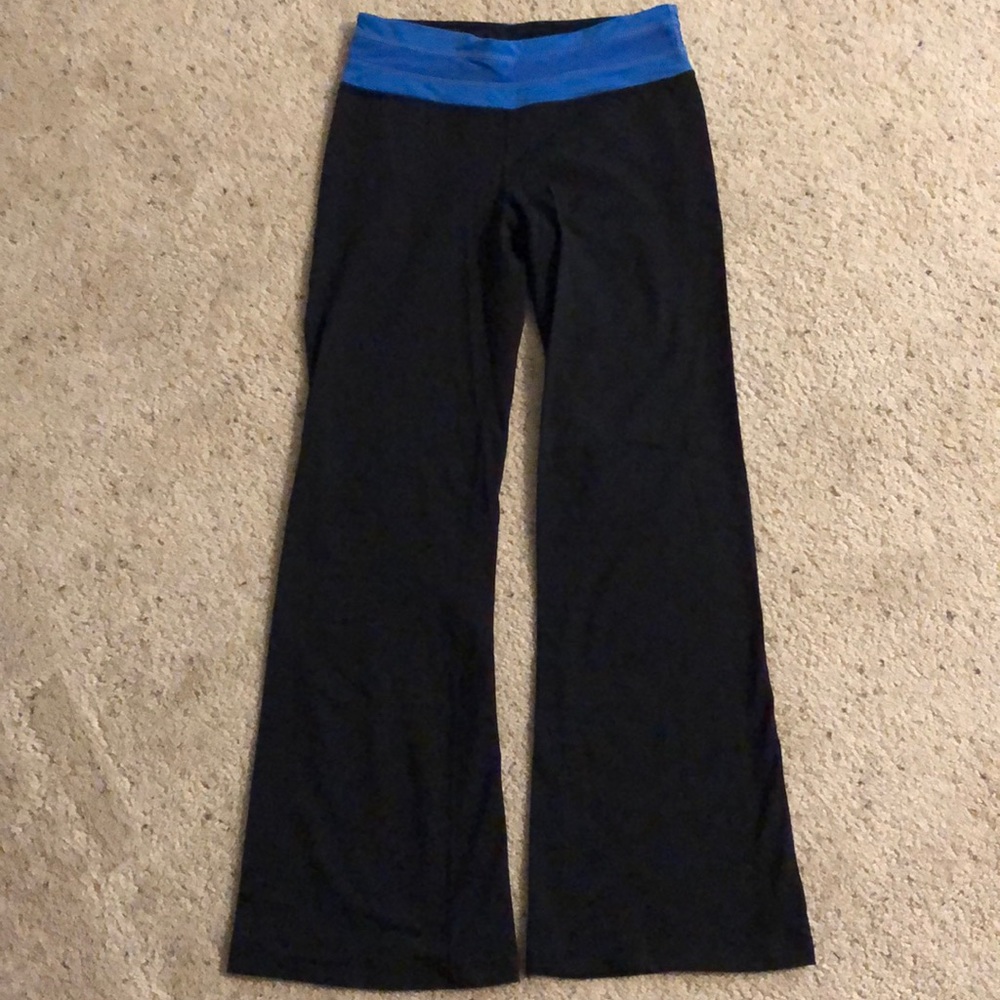 Kirkland black and blue boot cut yoga pant